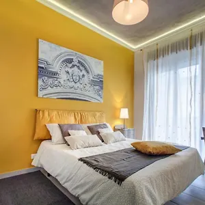 https://catania-center-apartments.taorminaitalyhotels.com